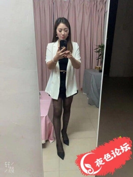 东晓南舌吻女神晓雨
